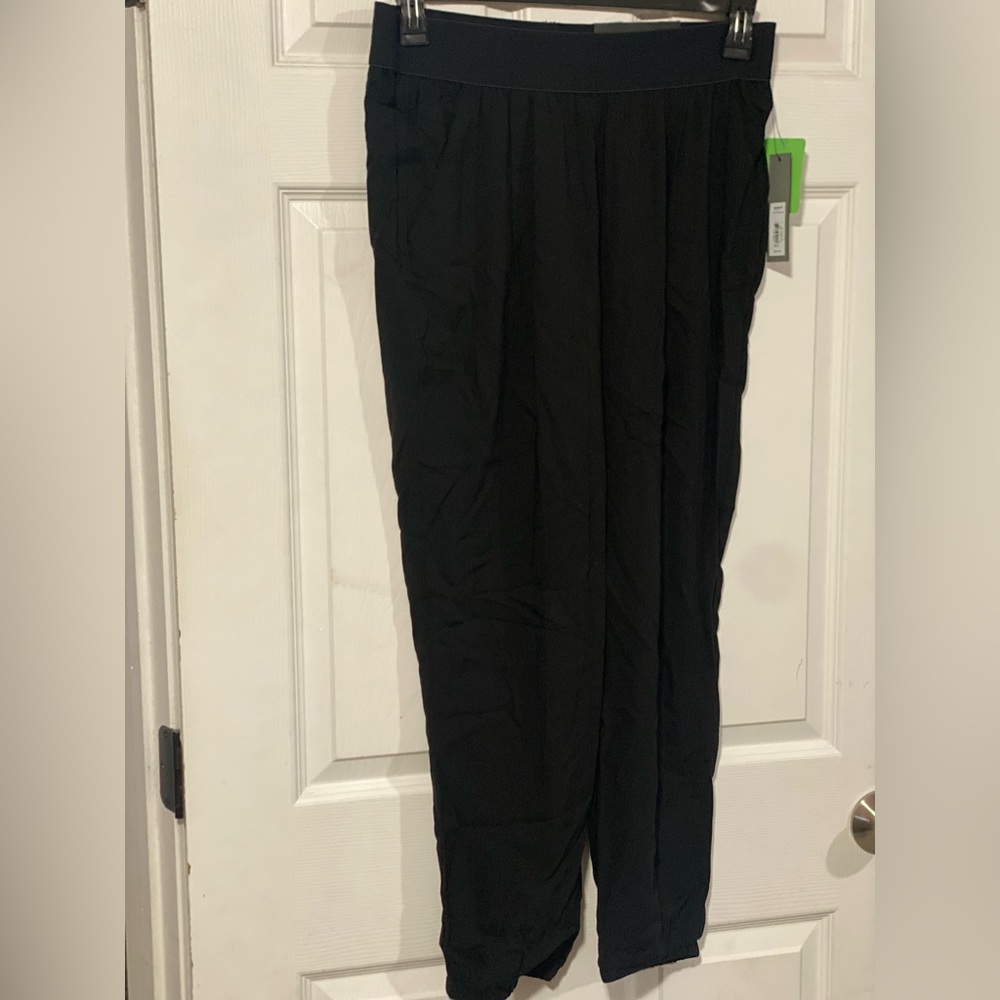 Apt 9 size medium women’s jogger style